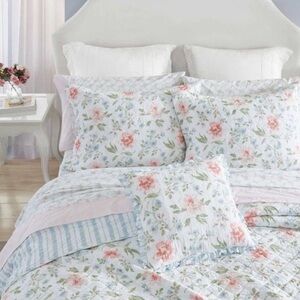 Laura Ashley TWIN Emilie Pink Quilt/Floral Pattern Includes Decor Pillow & Sham